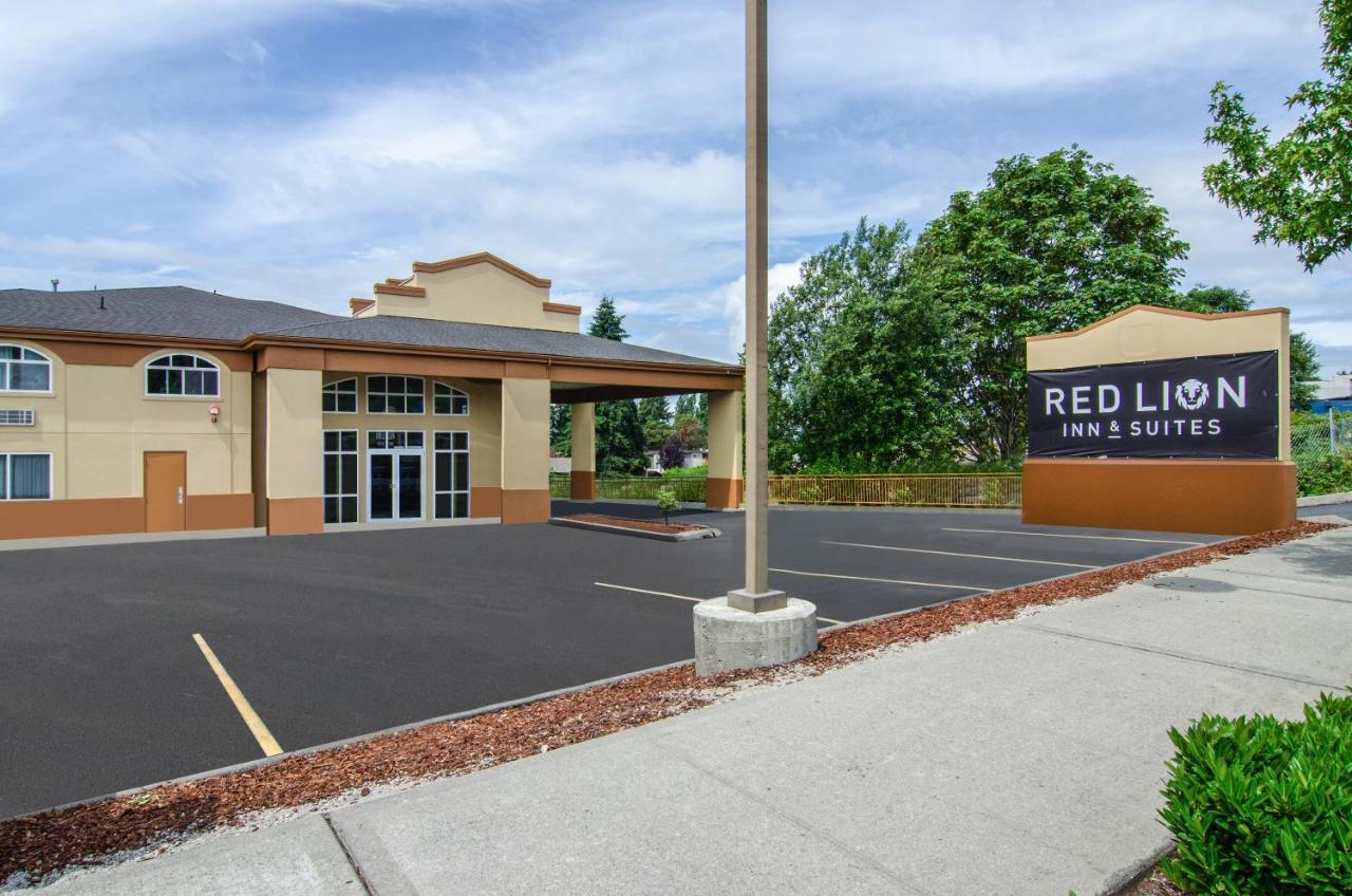 Red Lion & Hotel