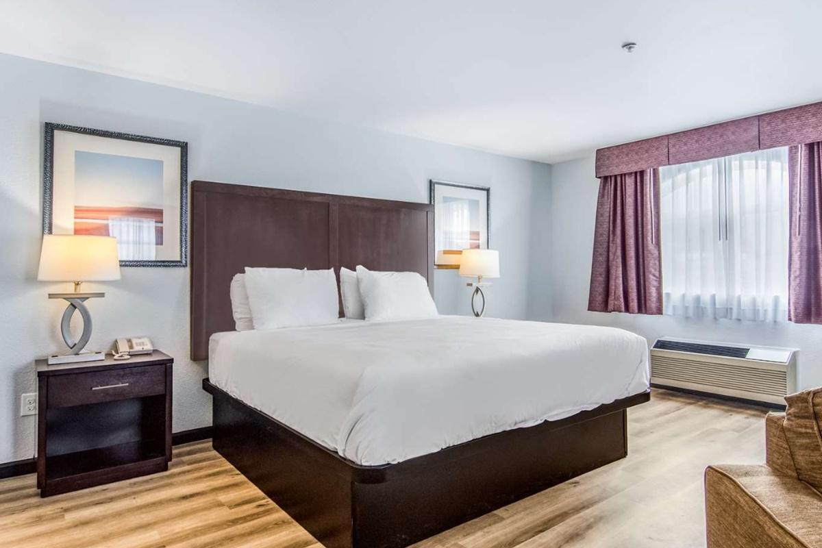 Red Lion & Hotel 2*